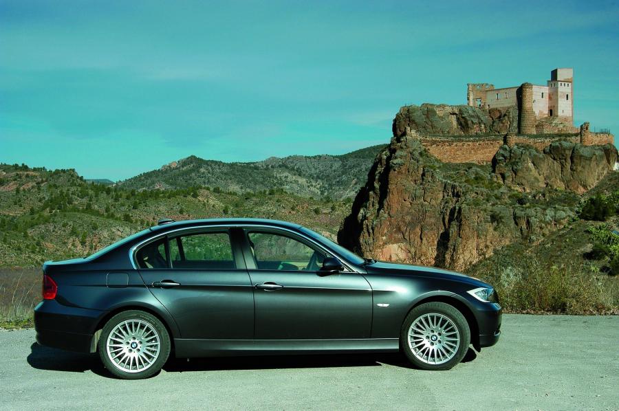  BMW 3-Series 2006 года  (фото 58 из 108)